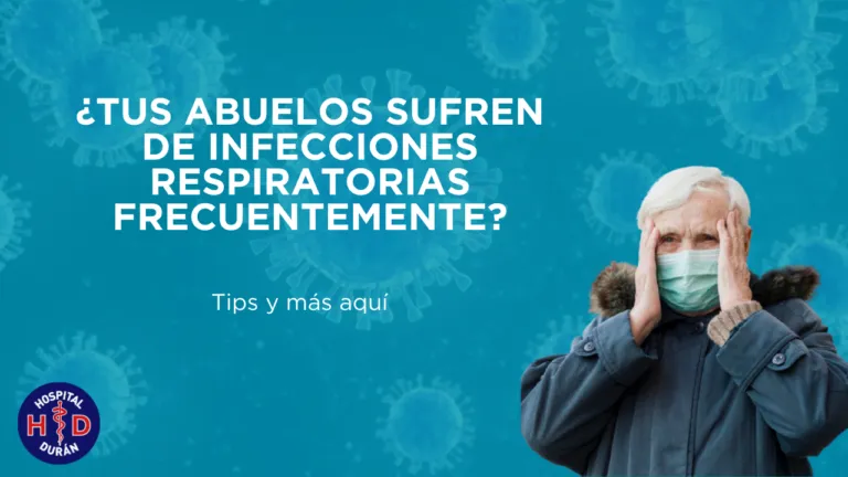 Adulta mayor con mascarilla junto a un profesional de salud